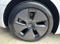 Tesla Model 3 LONG RANGE AWD 17