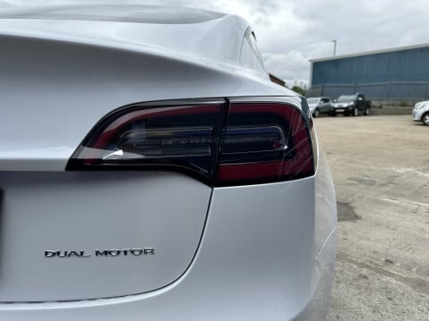 Tesla Model 3 LONG RANGE AWD 20