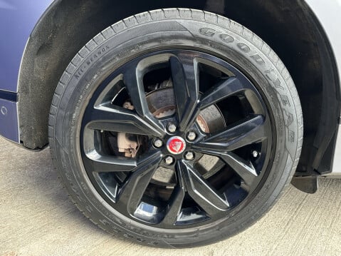 Jaguar I-Pace SE 17