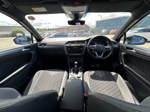 Volkswagen Tiguan R-LINE TDI 4MOTION DSG 23