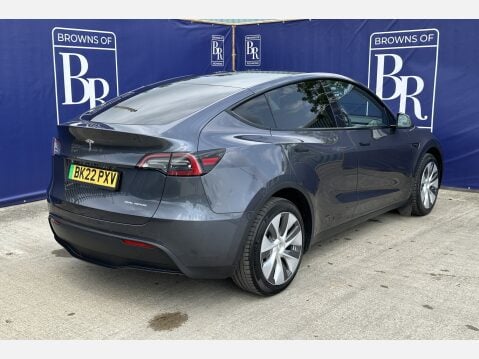 Tesla Model Y LONG RANGE 5