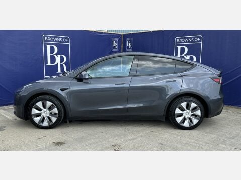 Tesla Model Y LONG RANGE 10