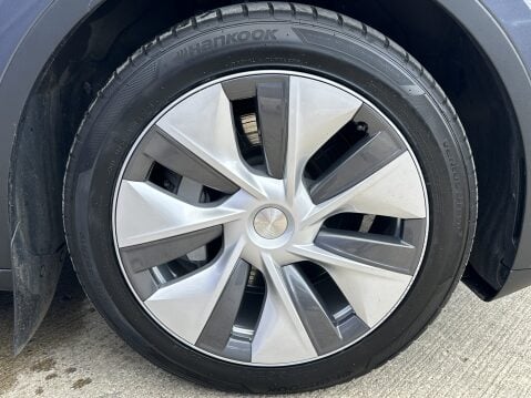 Tesla Model Y LONG RANGE 16