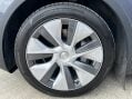 Tesla Model Y LONG RANGE 19