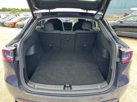 Tesla Model Y LONG RANGE 22