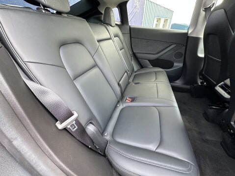 Tesla Model Y LONG RANGE 25
