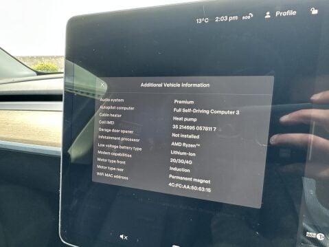Tesla Model Y LONG RANGE 28
