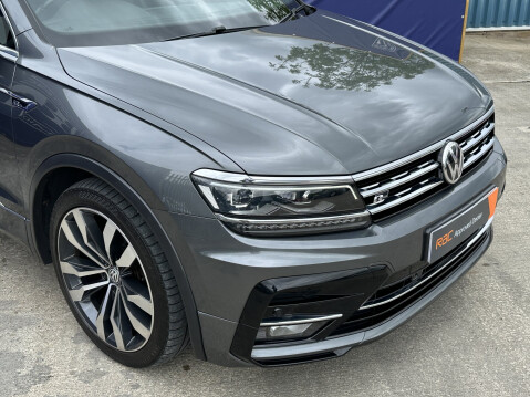 Volkswagen Tiguan R-LINE TDI 4MOTION 15