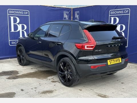 Volvo XC40 B4 R-DESIGN PRO MHEV 8