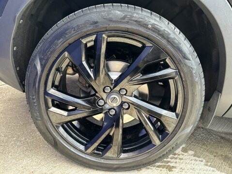 Volvo XC40 B4 R-DESIGN PRO MHEV 17