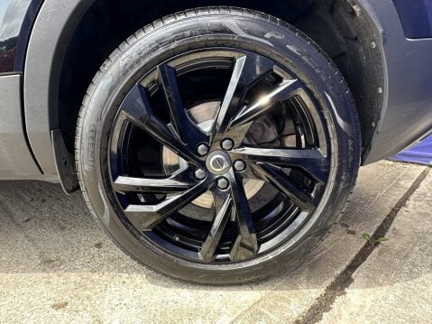 Volvo XC40 B4 R-DESIGN PRO MHEV 18