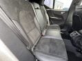 Volvo XC40 B4 R-DESIGN PRO MHEV 23