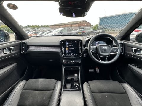 Volvo XC40 B4 R-DESIGN PRO MHEV 24