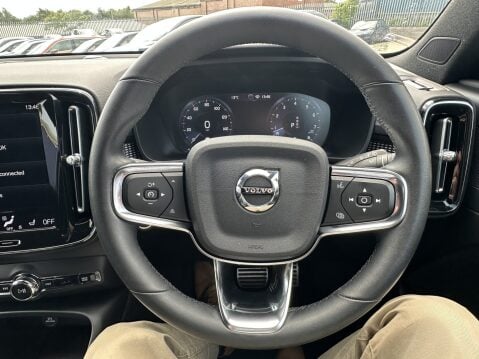 Volvo XC40 B4 R-DESIGN PRO MHEV 27