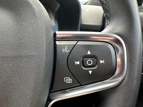 Volvo XC40 B4 R-DESIGN PRO MHEV 29