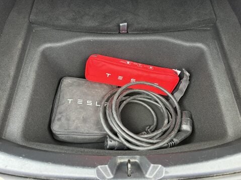 Tesla Model 3 LONG RANGE AWD 22