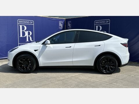 Tesla Model Y LONG RANGE AWD 10
