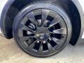 Tesla Model Y LONG RANGE AWD 17