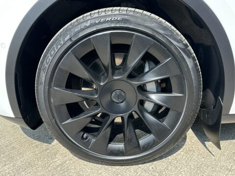 Tesla Model Y LONG RANGE AWD 19