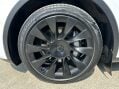 Tesla Model Y LONG RANGE AWD 19