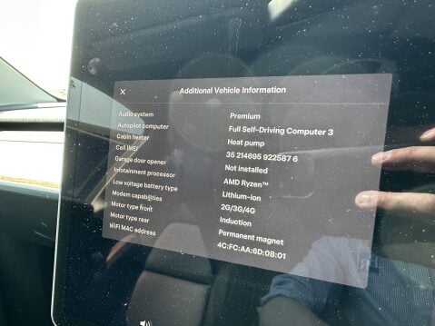 Tesla Model Y LONG RANGE AWD 28