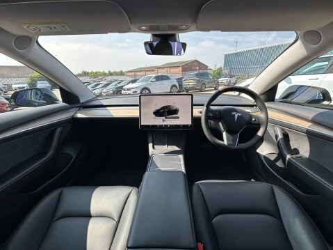Tesla Model 3 STANDARD RANGE PLUS 3