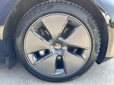 Tesla Model 3 STANDARD RANGE PLUS 16