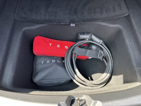 Tesla Model 3 STANDARD RANGE PLUS 23