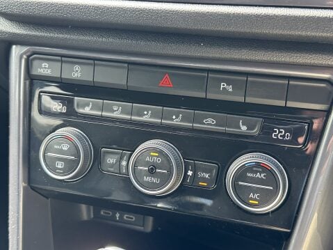 Volkswagen T-Roc R-LINE TSI EVO DSG 34