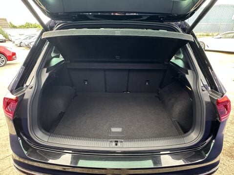 Volkswagen Tiguan R-LINE TECH TDI 22