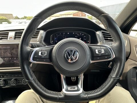 Volkswagen Tiguan R-LINE TECH TDI 29