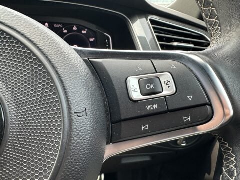 Volkswagen Tiguan R-LINE TECH TDI 31