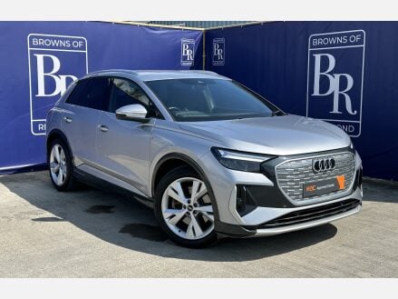 Audi Q4 S LINE