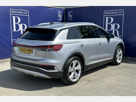 Audi Q4 S LINE 5