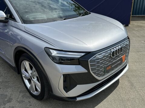 Audi Q4 S LINE 15