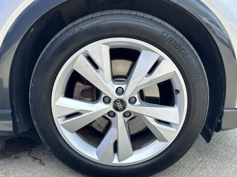 Audi Q4 S LINE 16