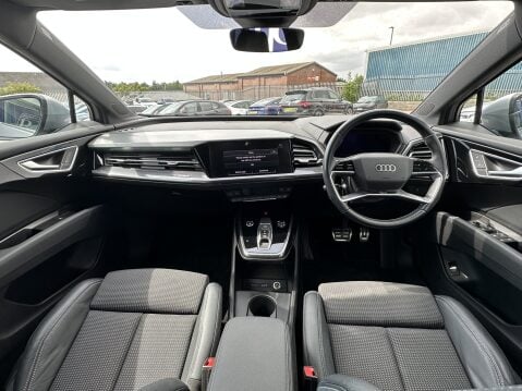 Audi Q4 S LINE 24