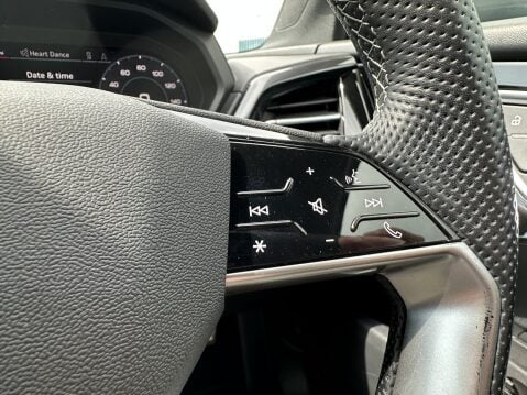 Audi Q4 S LINE 28