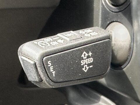 Audi Q4 S LINE 30