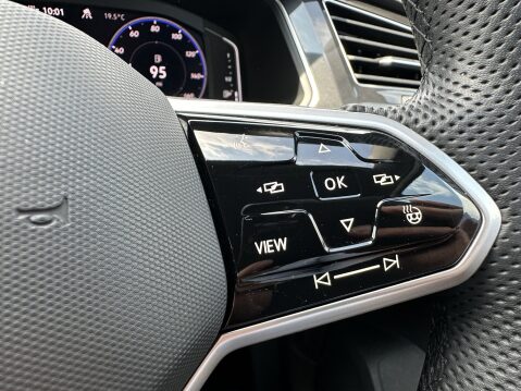 Volkswagen Tiguan R-LINE TSI DSG 27