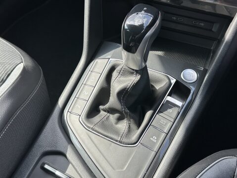 Volkswagen Tiguan R-LINE TSI DSG 35