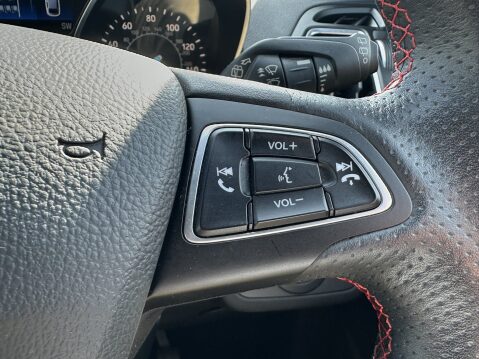 Ford Kuga ST-LINE TDCI 27
