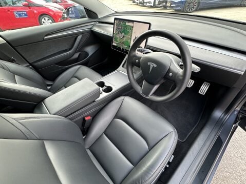 Tesla Model 3 PERFORMANCE AWD 3