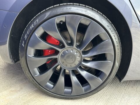 Tesla Model 3 PERFORMANCE AWD 17