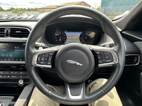 Jaguar F-Pace CHEQUERED FLAG AWD 28