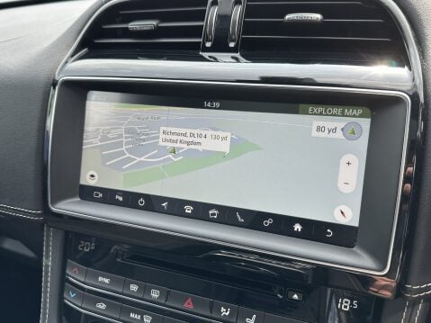 Jaguar F-Pace CHEQUERED FLAG AWD 34
