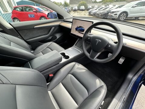 Tesla Model 3 PERFORMANCE AWD 3