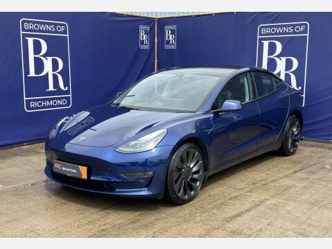 Tesla Model 3 PERFORMANCE AWD 11