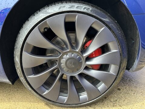 Tesla Model 3 PERFORMANCE AWD 16