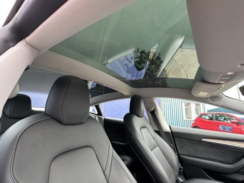 Tesla Model 3 PERFORMANCE AWD 28